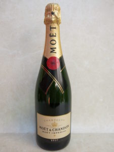 群馬県邑楽郡　大泉町、大泉町朝日、大泉町北小泉、大泉町西小泉、大泉町城之内、大泉町住吉、大泉町古海、大泉町仙石、大泉近辺のお客様　お酒の買取ならゴールディーズ大泉店　（カスミ大泉店内）にお任せください！！