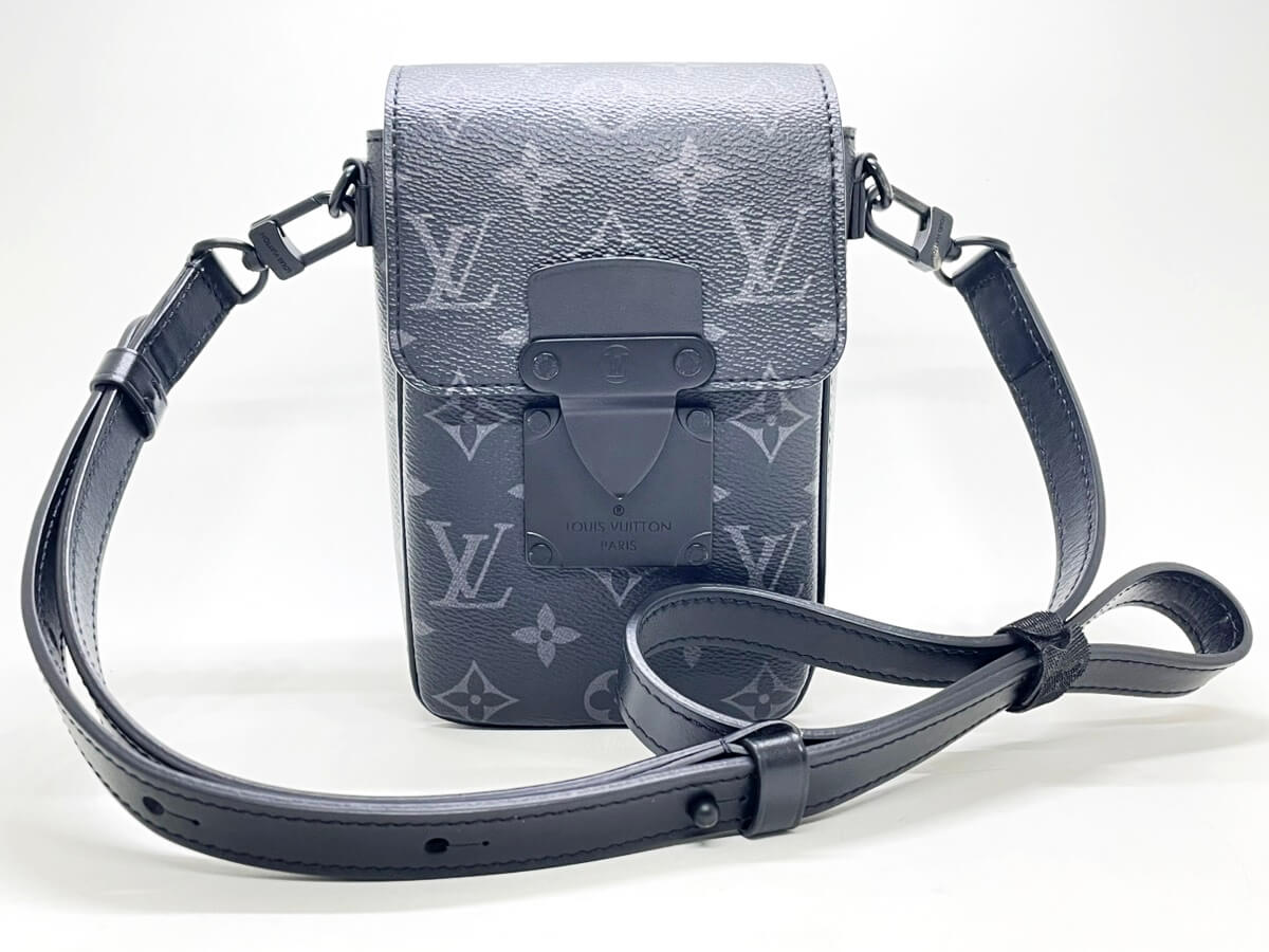 ルイヴィトン（Louis Vuitton）モノグラム エクリプス Sロック ヴェルティカル・ウエアラブルウォレットを100,000円で買いました！