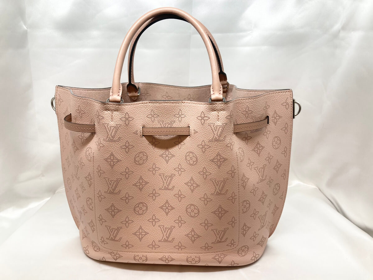 LOUIS VUITTON マヒナ ジロラッタを 180,000円でお買取をさせていただきました。