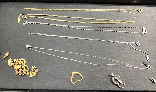 11/6　貴金属   K18  ネックレス ピアス　PT850   900ネックレス　お買い取りさせていただきました。　藤岡店