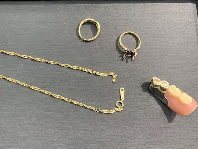 01/17　貴金属 　K18　リング　ネックレス 　金歯　お買い取りさせていただきました。　藤岡店