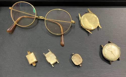 02/28　貴金属 　K18　メガネ  時計裏フタ 　　K14 時計裏フタ　お買い取りさせていただきました。　藤岡店