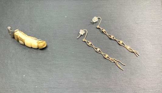 04/18　貴金属　K18 ピアス　 K14　入れ歯　　　お買い取りさせていただきました。　藤岡店