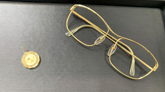 04/19　貴金属　K14 メガネフレーム　　 K18 トップ　　お買い取りさせていただきました。　藤岡店