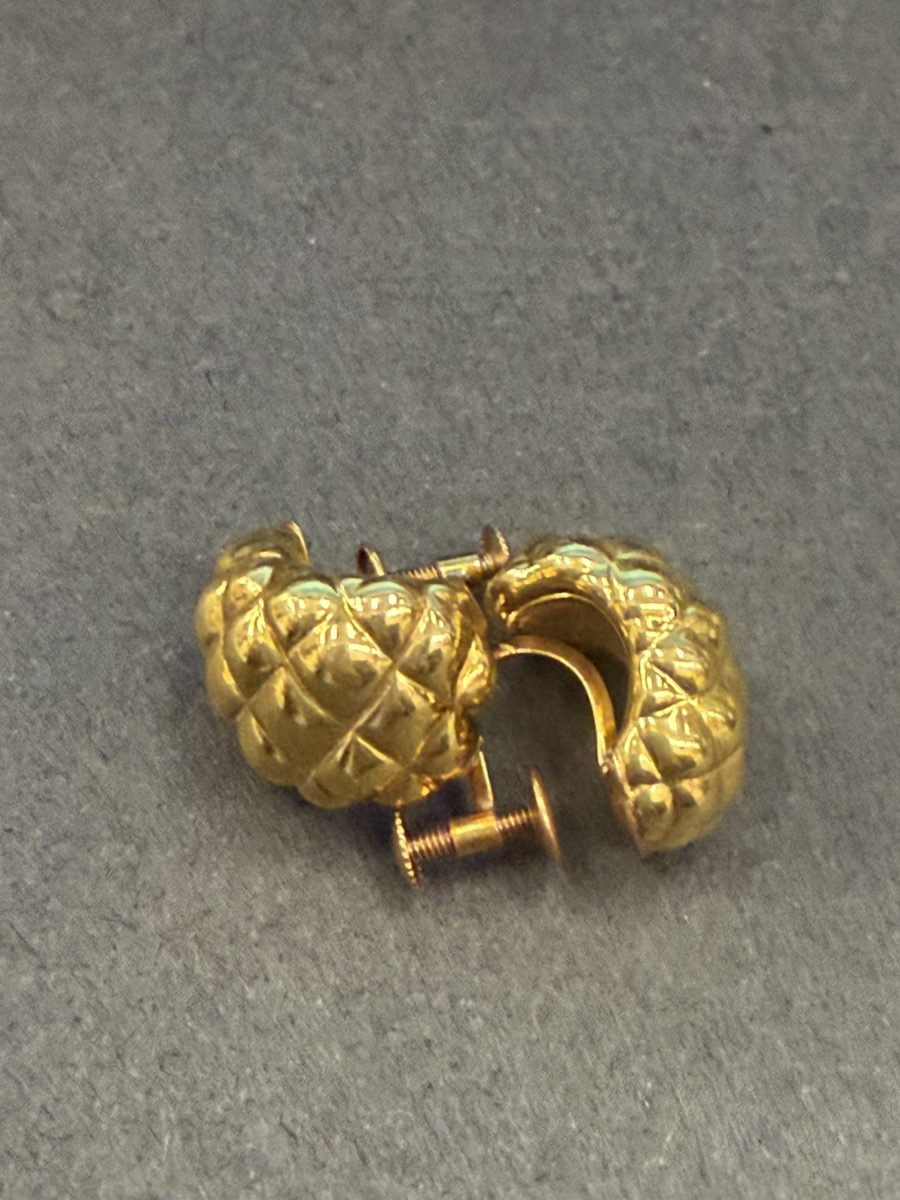 こちらK18 イヤリング ￥64,750でお買取をさせていただきました！