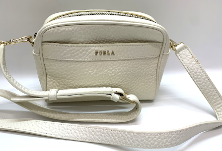 08/15　 FURLA 　レザーショルダーバッグ　 お買い取りさせていただきました。　藤岡店